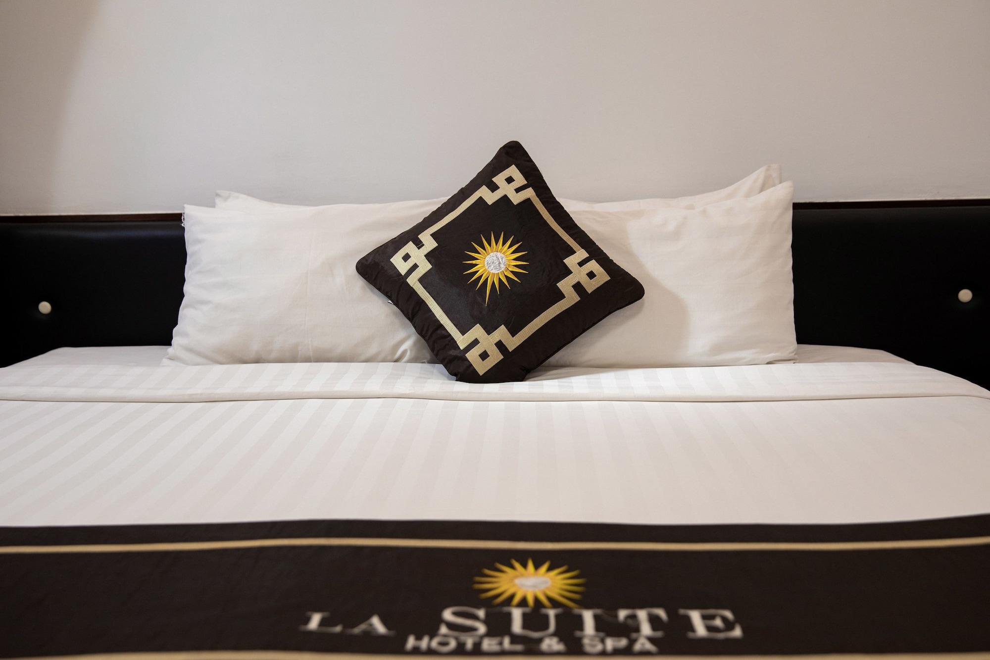 La Suite Hotel Hanoi Exterior photo