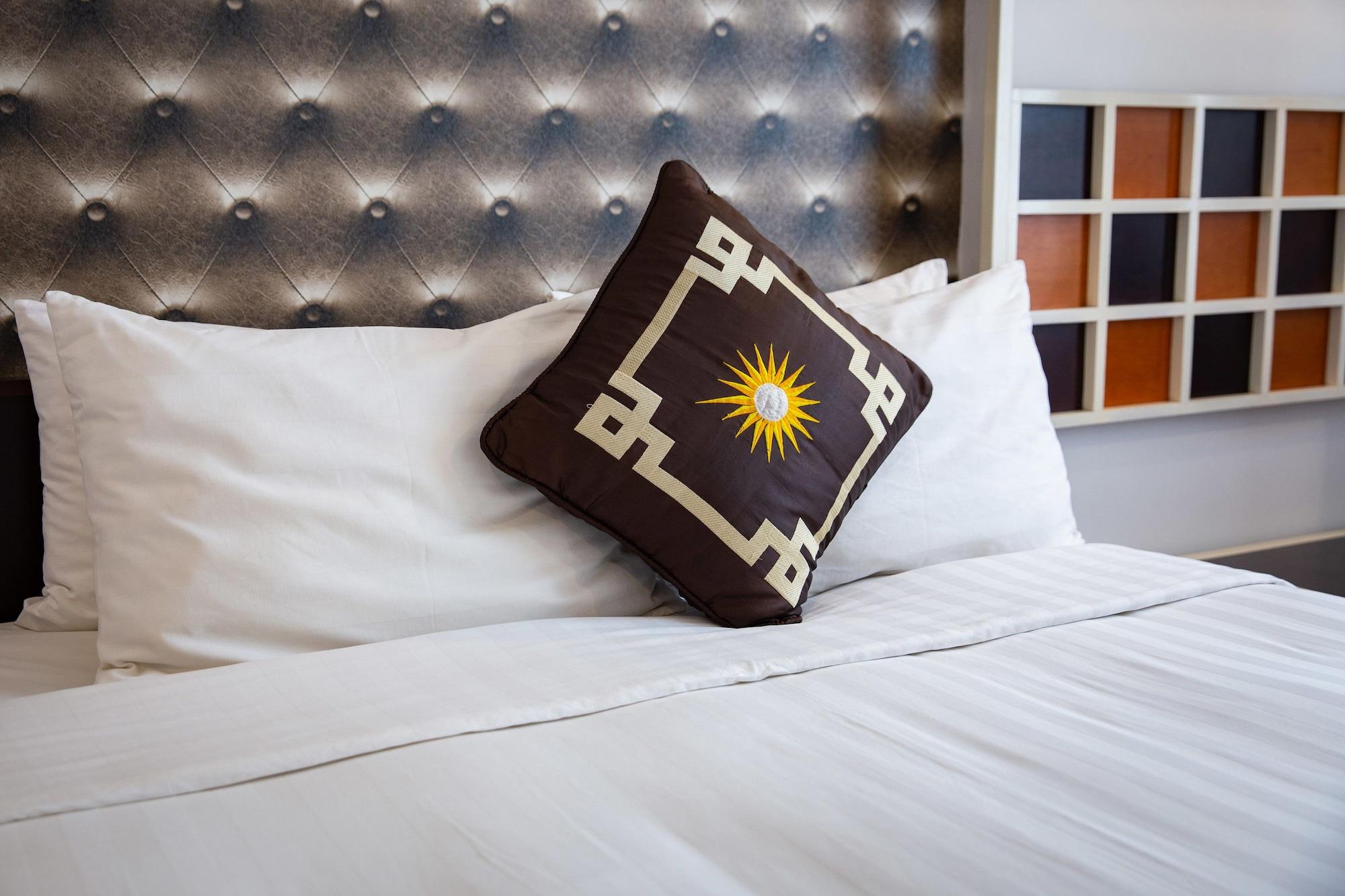 La Suite Hotel Hanoi Exterior photo
