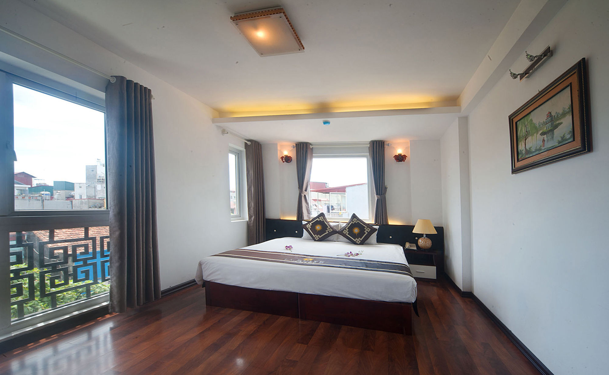 La Suite Hotel Hanoi Exterior photo